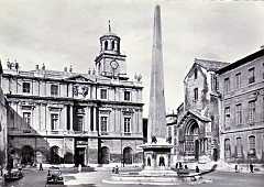13 Arles Obelisque